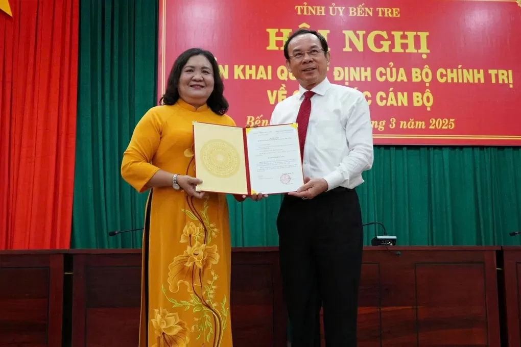 Bà Hồ Thị Hoàng Yến giữ chức Bí thư Tỉnh ủy Bến Tre Bà Hồ Thị Hoàng Yến giữ chức Bí thư Tỉnh ủy Bến Tre