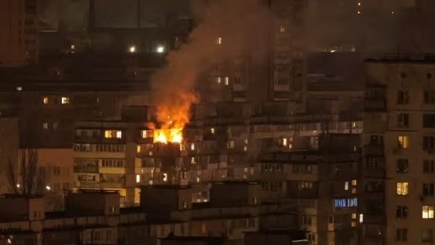 Vừa tuyên bố 'có quyền đáp trả tương xứng', Nga liền tấn công Kiev bằng UAV, nhiều người thương vong