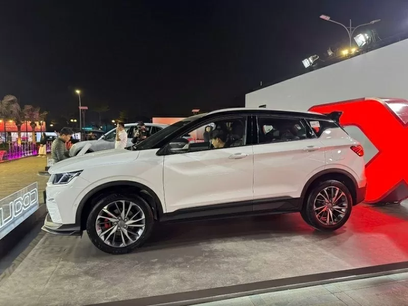 Geely Coolray sở hữu động cơ mạnh mẽ, cho cảm giác lái tốt