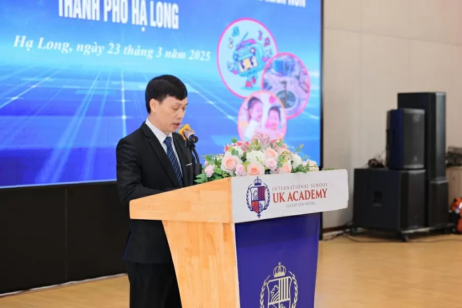 Hạ Long: Nâng cao chất lượng giáo dục mầm non, tiếp cận các phương pháp quốc tế tiên tiến. Ông Nguyễn Văn Quảng, Trưởng phòng GD&DT thành phố Hạ Long khẳng định vai trò quan trọng của giáo dục mầm non trong mục tiêu phát triển toàn diện cho trẻ. Hạ Long: Nâng cao chất lượng giáo dục mầm non, tiếp cận các phương pháp quốc tế tiên tiến. Ông Nguyễn Văn Quảng, Trưởng phòng GD&DT thành phố Hạ Long khẳng định vai trò quan trọng của giáo dục mầm non trong mục tiêu phát triển toàn diện cho trẻ.