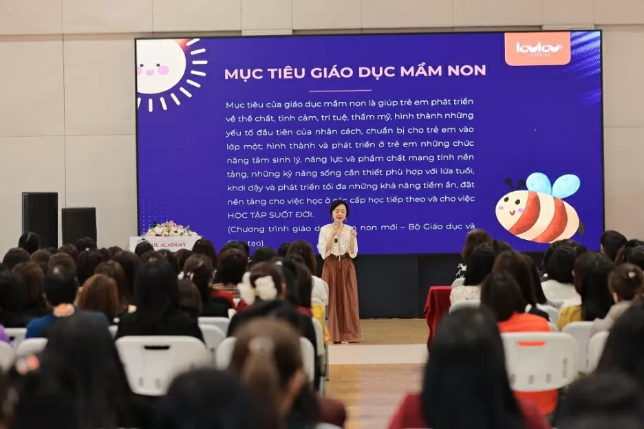 Hạ Long: Nâng cao chất lượng giáo dục mầm non, tiếp cận các phương pháp quốc tế tiên tiến. Bà Tống Liên Anh chia sẻ về tầm quan trọng của giáo dục mầm non đặt nền tảng cho sự phát triển của trẻ trong hành trình Học tập suốt đời. Hạ Long: Nâng cao chất lượng giáo dục mầm non, tiếp cận các phương pháp quốc tế tiên tiến. Bà Tống Liên Anh chia sẻ về tầm quan trọng của giáo dục mầm non đặt nền tảng cho sự phát triển của trẻ trong hành trình Học tập suốt đời.