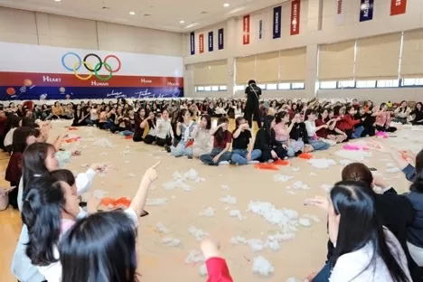 Hạ Long: Nâng cao chất lượng giáo dục mầm non, tiếp cận các phương pháp quốc tế tiên tiến. Các giáo viên hào hứng tham gia các hoạt động của buổi tập huấn Hạ Long: Nâng cao chất lượng giáo dục mầm non, tiếp cận các phương pháp quốc tế tiên tiến. Các giáo viên hào hứng tham gia các hoạt động của buổi tập huấn