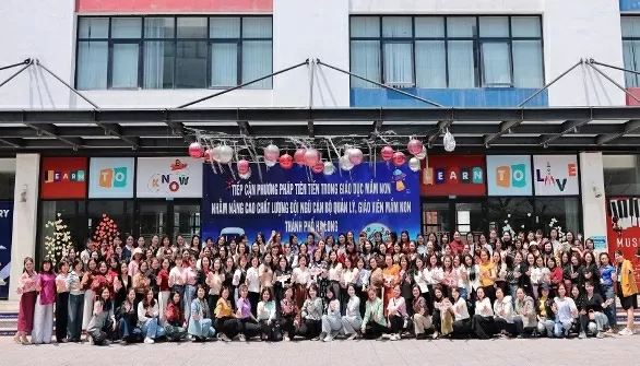 Hạ Long: Nâng cao chất lượng giáo dục mầm non, tiếp cận các phương pháp quốc tế tiên tiến. Các giáo viên hào hứng tham gia các hoạt động của buổi tập huấn.