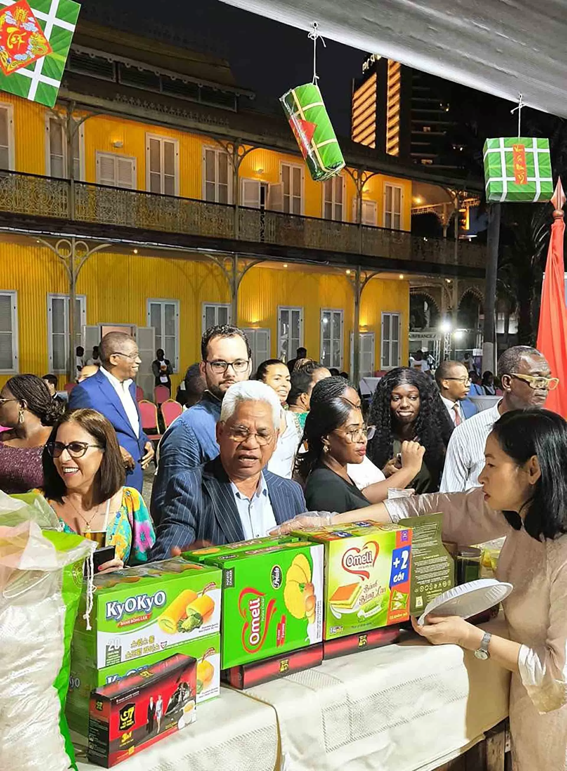 Ẩm thực Việt Nam tỏa sáng trong Đêm hương vị khối Pháp ngữ tại Angola Ẩm thực Việt Nam chinh phục thực khách trong Đêm hương vị khối Pháp ngữ tại Angola