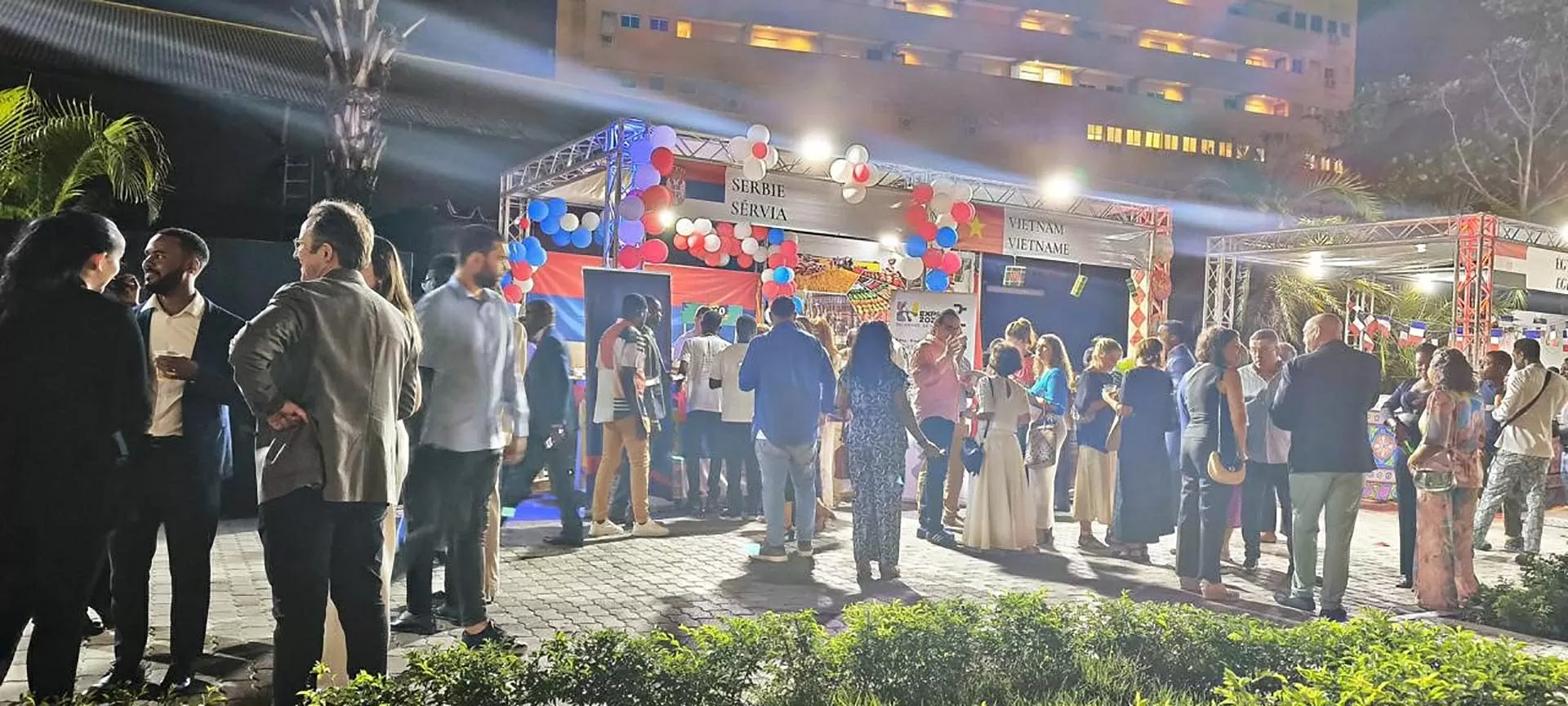 Ẩm thực Việt Nam tỏa sáng trong Đêm hương vị khối Pháp ngữ tại Angola Ẩm thực Việt Nam chinh phục thực khách trong Đêm hương vị khối Pháp ngữ tại Angola