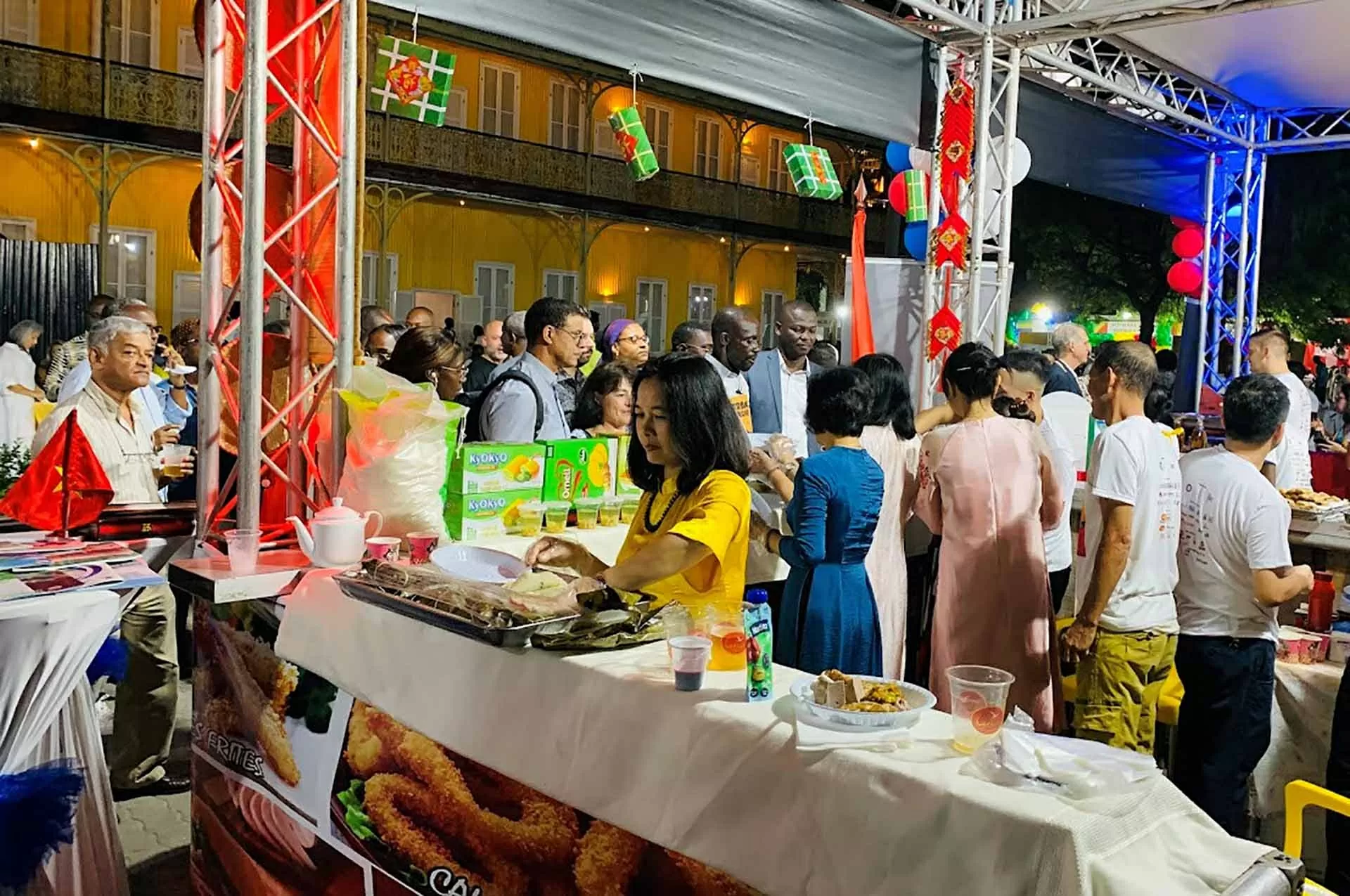 Ẩm thực Việt Nam tỏa sáng trong Đêm hương vị khối Pháp ngữ tại Angola Ẩm thực Việt Nam chinh phục thực khách trong Đêm hương vị khối Pháp ngữ tại Angola