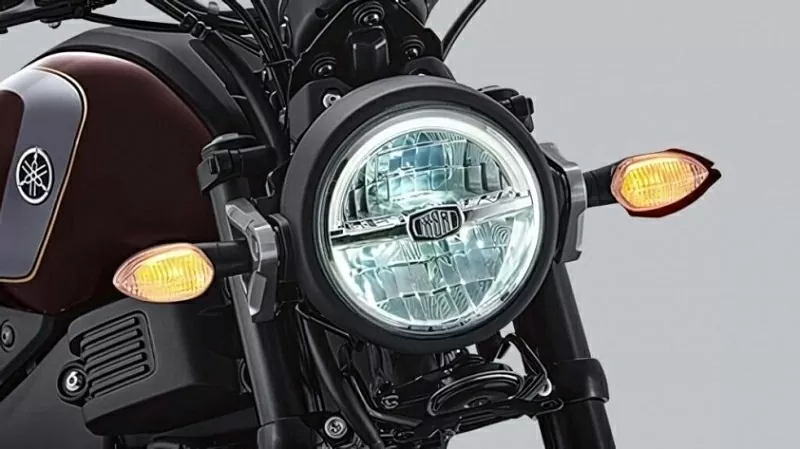 Yamaha XSR155 2025 được trang bị đèn pha và đèn hậu LED dạng tròn Heritage