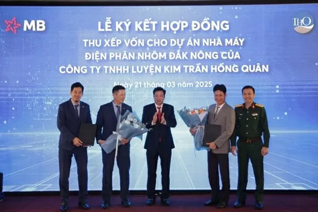 MB đã ký kết hợp đồng thu xếp vốn với Công ty TNHH Luyện kim Trần Hồng Quân để tài trợ cho Dự án Nhà máy điện phân nhôm Đắk Nông – một trong những dự án trọng điểm, có tổng mức đầu tư gần 1 tỷ USD, công suất 450.000 tấn nhôm/năm.