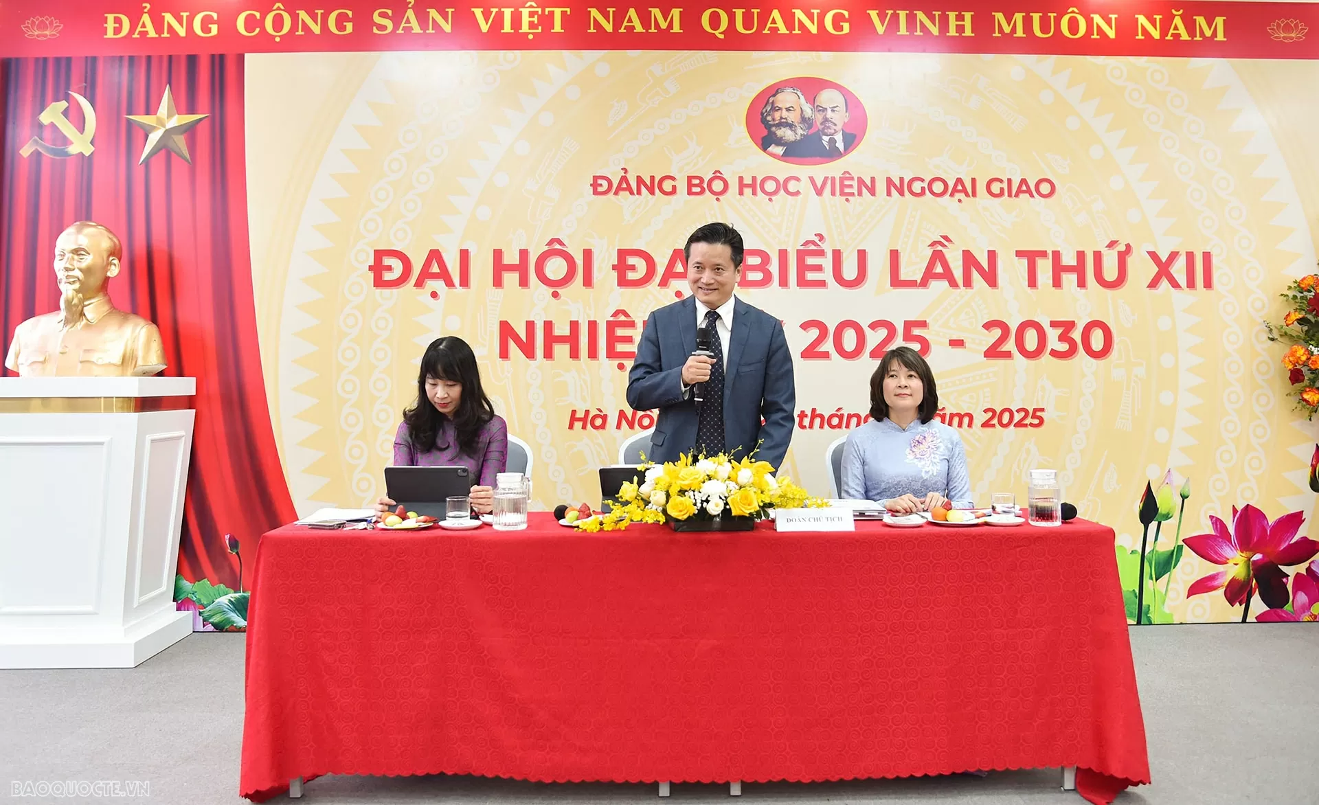 Ngày 24/3, tại Hà Nội, Đảng bộ Học viện Ngoại giao đã tổ chức thành công Đại hội nhiệm kỳ 2025-2030. (Ảnh: Anh Sơn) Ngày 24/3, tại Hà Nội, Đảng bộ Học viện Ngoại giao đã tổ chức thành công Đại hội nhiệm kỳ 2025-2030. (Ảnh: Anh Sơn)