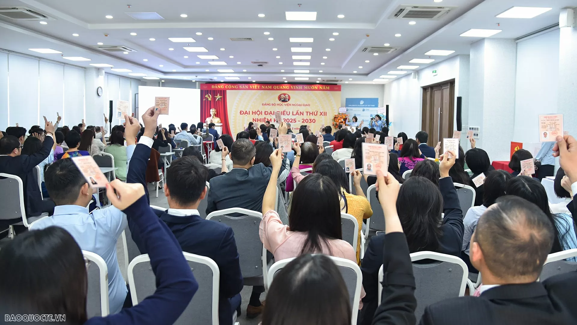 Ngày 24/3, tại Hà Nội, Đảng bộ Học viện Ngoại giao đã tổ chức thành công Đại hội nhiệm kỳ 2025-2030. (Ảnh: Anh Sơn) Ngày 24/3, tại Hà Nội, Đảng bộ Học viện Ngoại giao đã tổ chức thành công Đại hội nhiệm kỳ 2025-2030. (Ảnh: Anh Sơn)