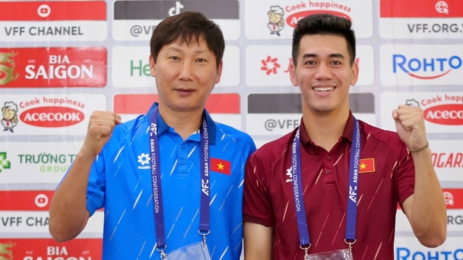 hlv kim sang sik muon doi tuyen viet nam thang dam lao