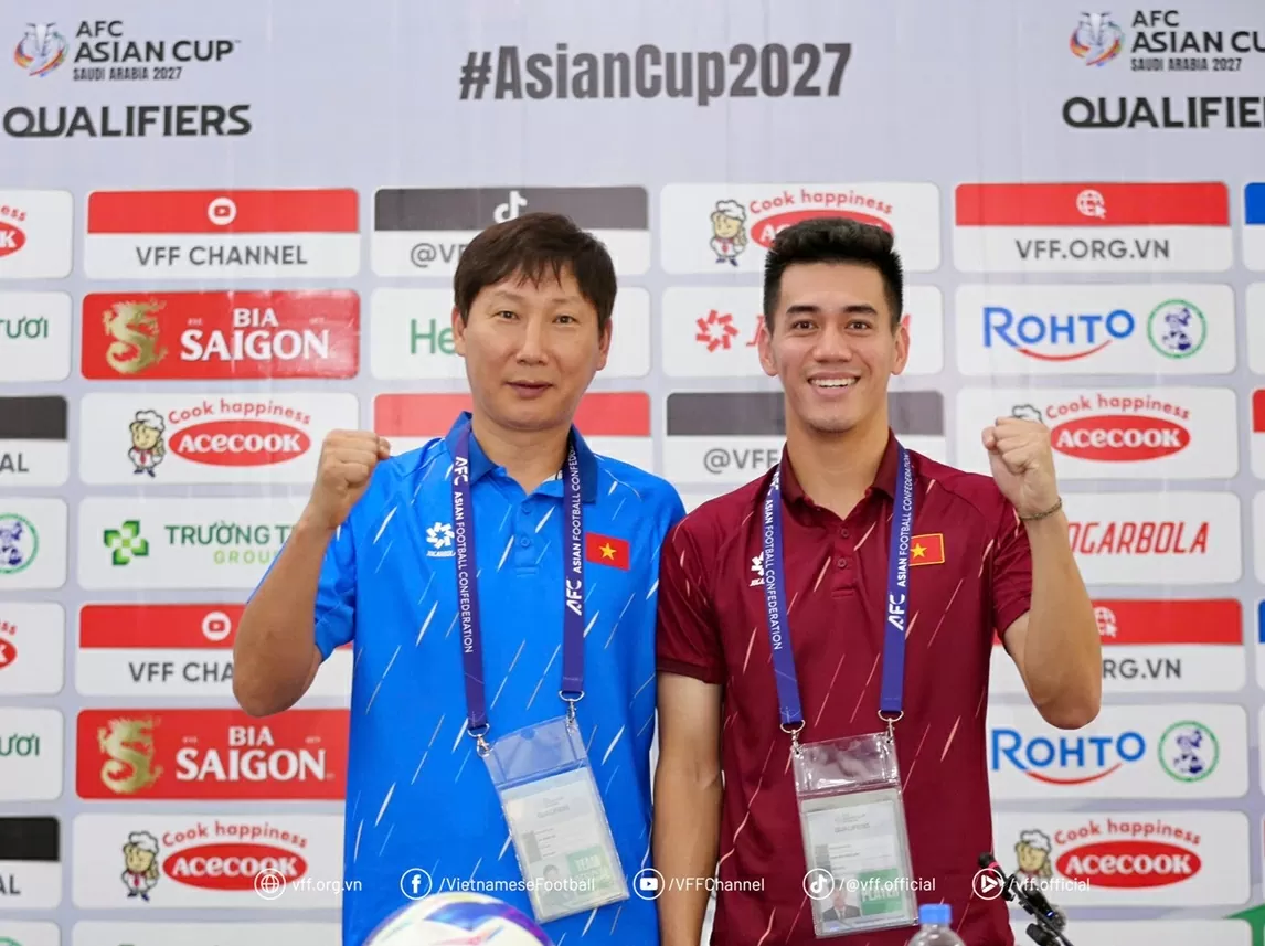 HLV Kim Sang Sik muốn đội tuyển Việt Nam thắng đậm Lào HLV Kim Sang Sik muốn đội tuyển Việt Nam thắng đậm Lào