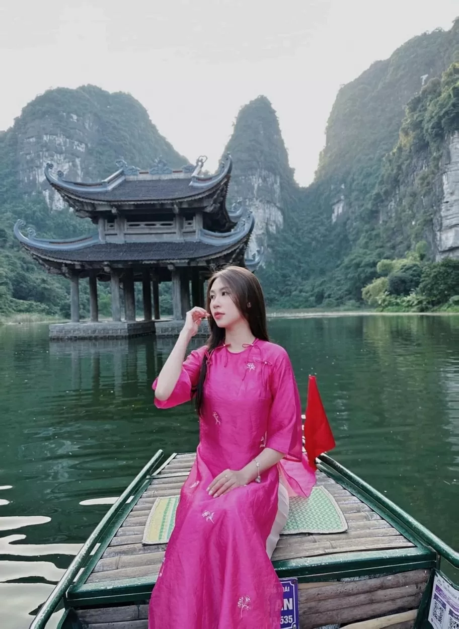 Nhan sắc xinh đẹp vợ thủ môn Văn Toản