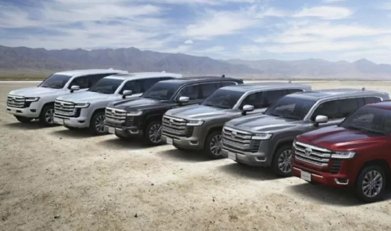 Hé lộ hình ảnh đầu tiên của Toyota Land Cruiser 300 Series 2025