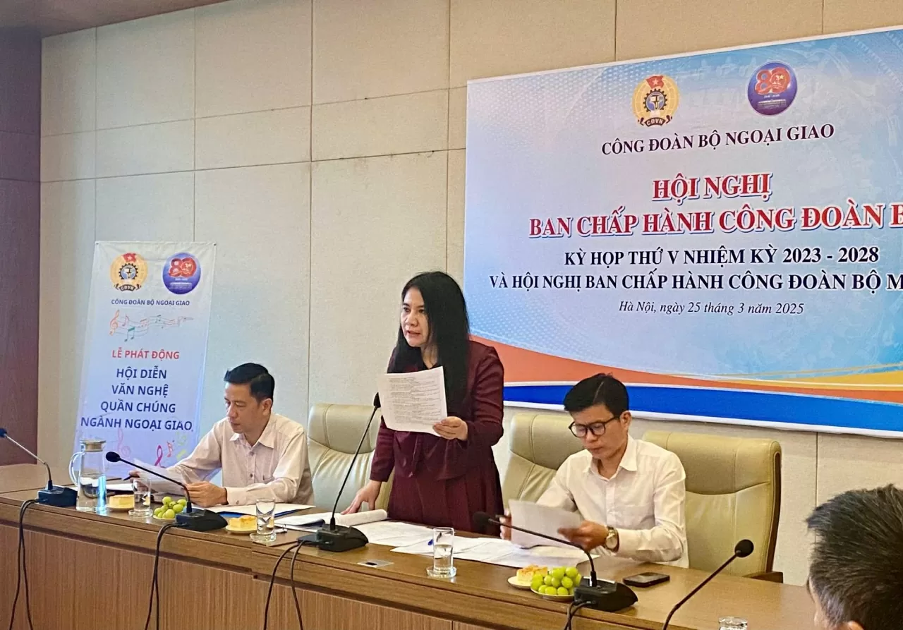 Chủ tịch Công đoàn Bộ Đỗ Ngọc Thuỷ phát biểu khai mạc. (Ảnh: Xuân Sơn)