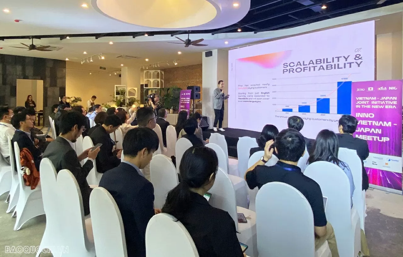 Đại diện các startup lần lượt trình bày về mô hình kinh doanh trước những nhà đầu tư của Nhật Bản. (Nguồn: Bích Quyên)