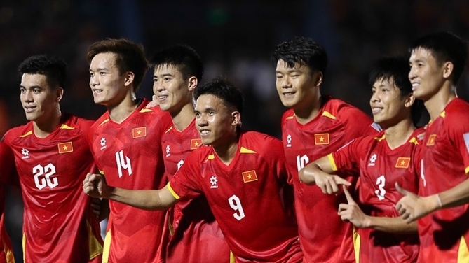 doi tuyen viet nam thang dam lao hlv kim sang sik khen ngoi tan binh minh khoa