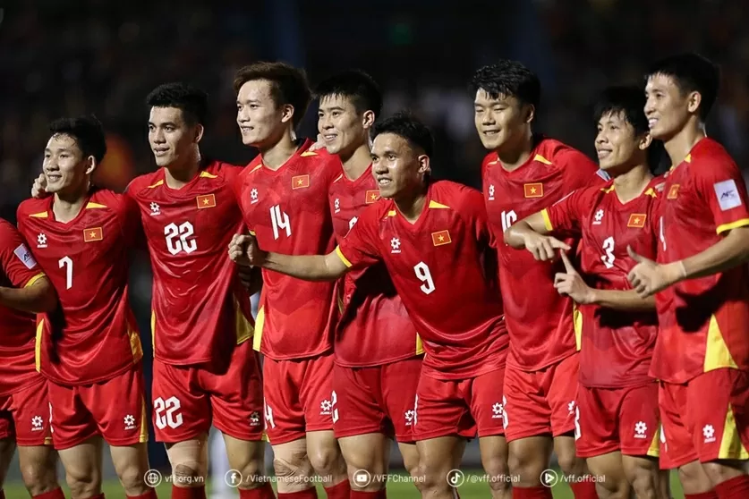 Đội tuyển Việt Nam thắng đậm Lào, HLV Kim Sang Sik khen ngợi tân binh Minh Khoa