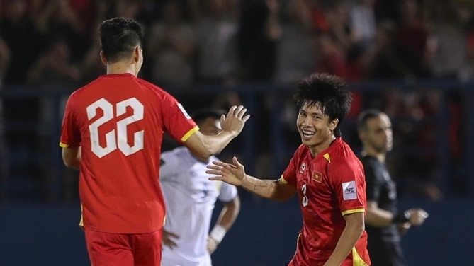 hlv tuyen lao doi tuyen viet nam qua manh