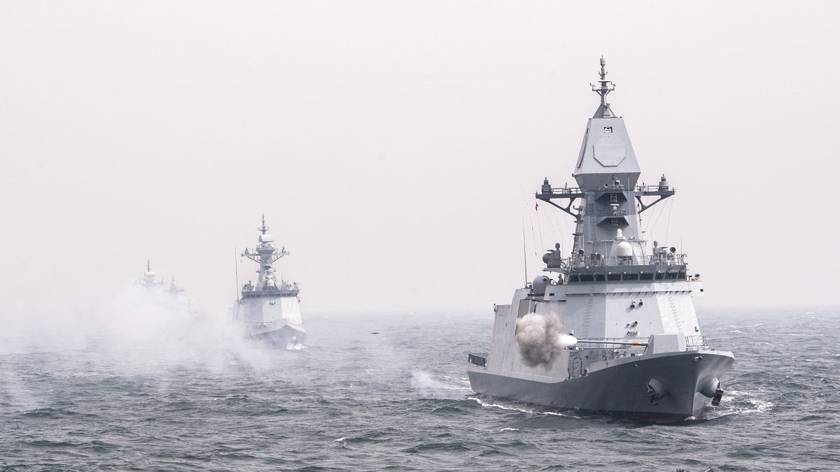 han quoc huy dong luc luong lon tap tran hai quan tren hoang hai