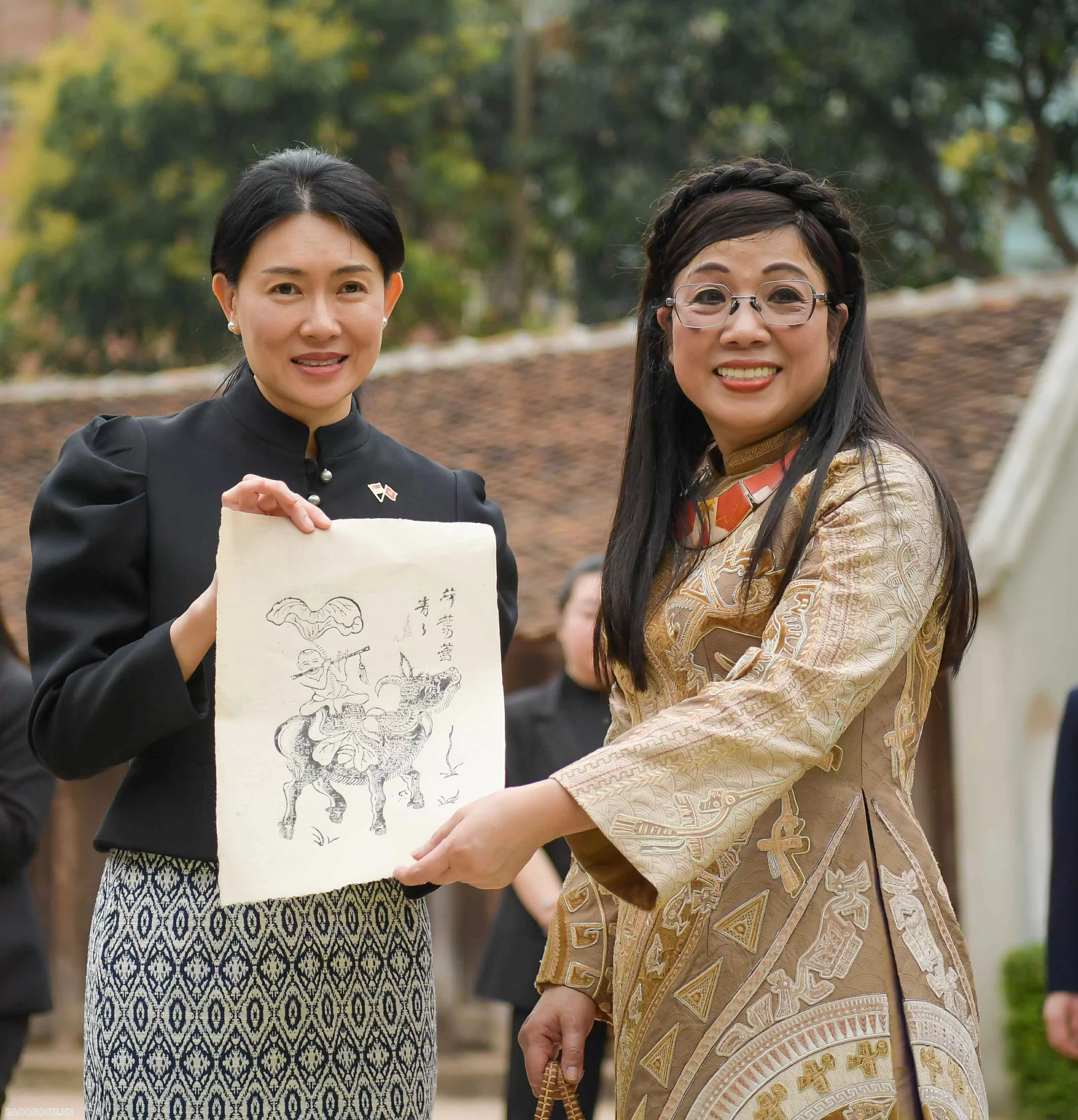 Phu nhân Thủ tướng tham quan bảo tàng dân tộc học