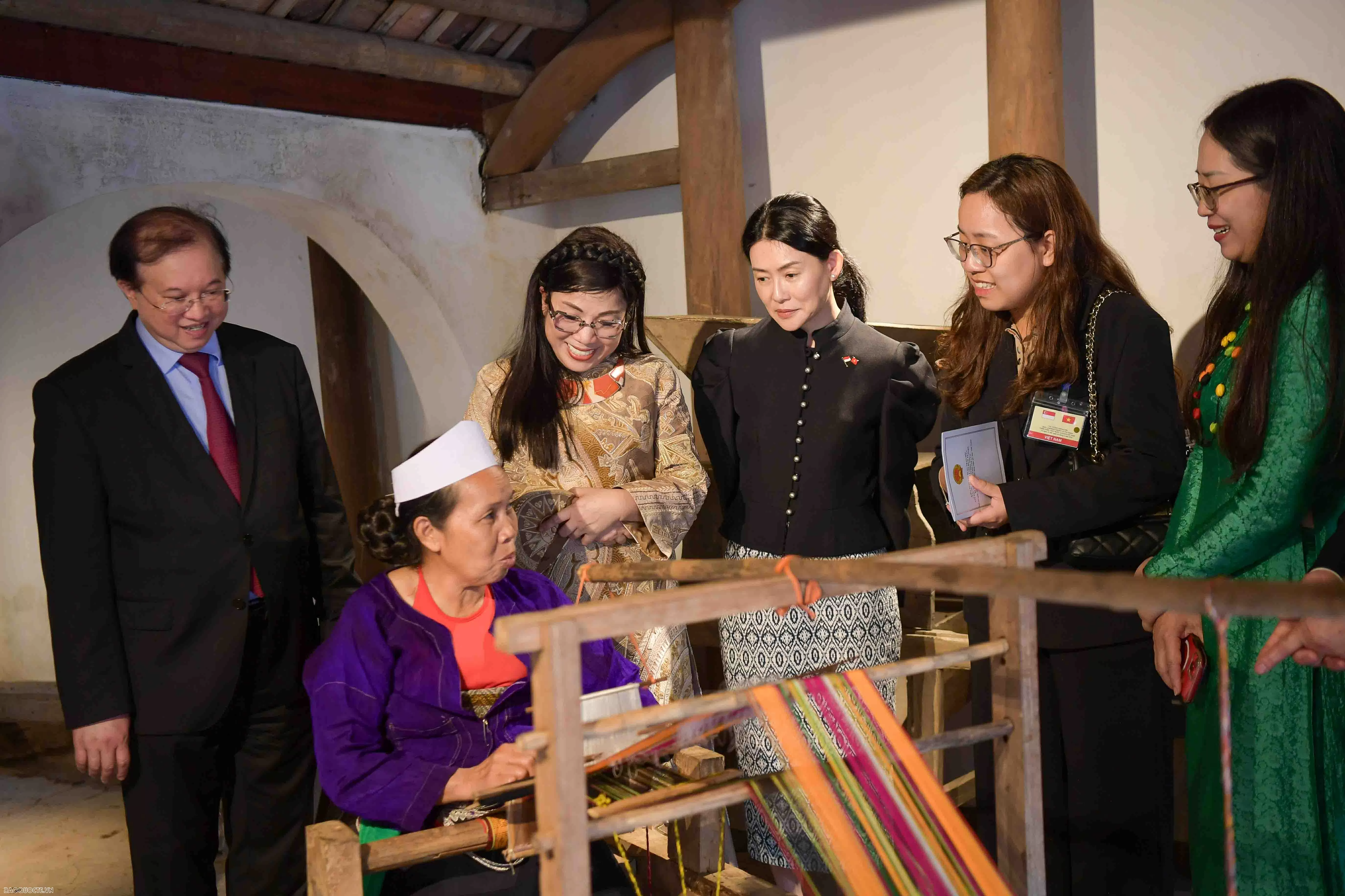 Phu nhân Thủ tướng tham quan bảo tàng dân tộc học