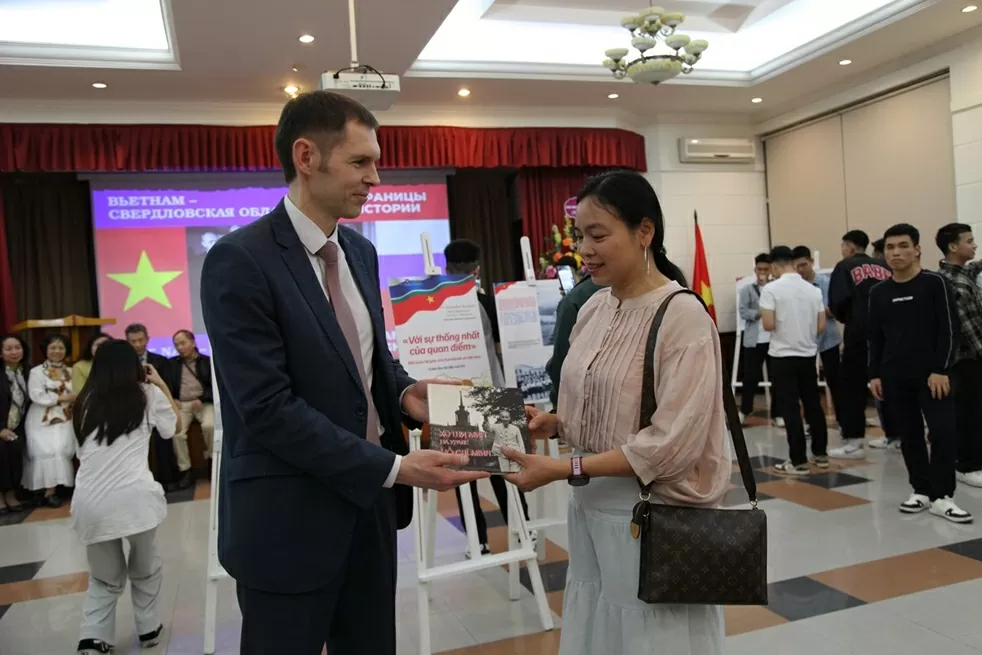 Thứ trưởng Bộ Quan hệ kinh tế và đối ngoại Alexander Sergeevich Alexandrovich tỉnh Sverdlovsk hy vọng rằng sự hợp tác giữa Việt Nam và Liên Bang Nga sẽ ngày càng mạnh mẽ hơn theo thời gian. (Ảnh: Thanh Bình)