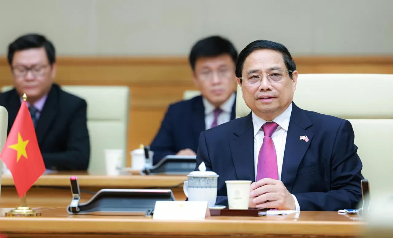 Thủ tướng Chính phủ Phạm Minh Chính nhấn mạnh chuyến thăm chính thức Việt Nam của Thủ tướng Lawrence Wong có ý nghĩa quan trọng sau khi hai nước thiết lập quan hệ Đối tác Chiến lược toàn diện . (Ảnh:Thành Long)