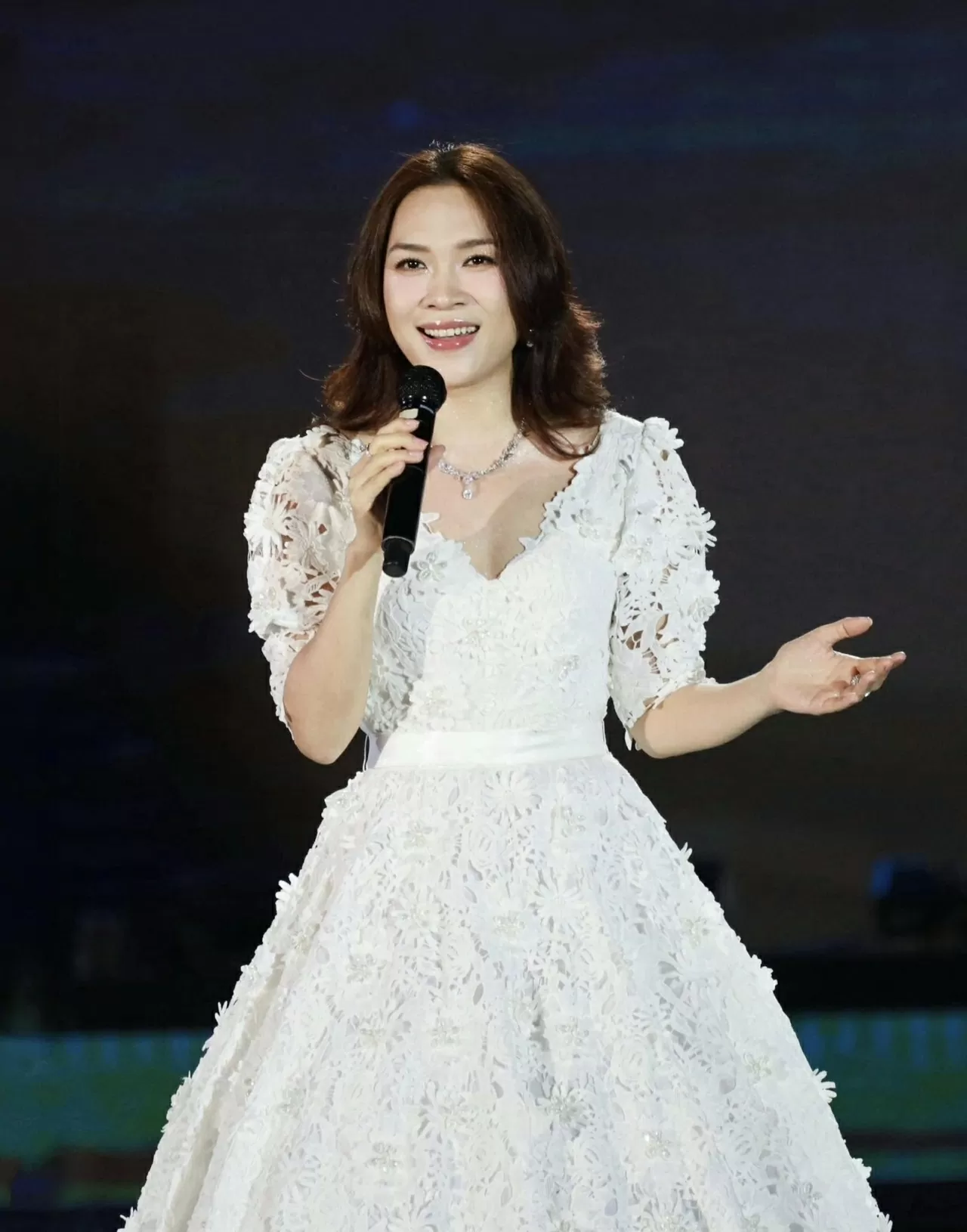 Ca sĩ Mỹ Tâm thần thái trên sân khấu, nhan sắc ngày càng thăng hạng