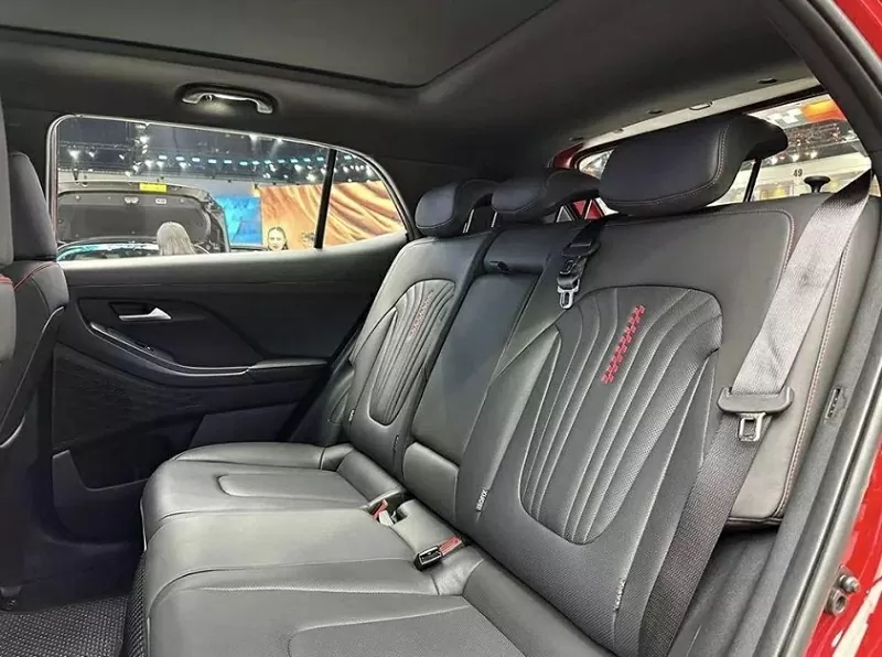 Ghế ngồi trên Creta N Line 2025 được bọc da tổng hợp Ghế ngồi trên Creta N Line 2025 được bọc da tổng hợp