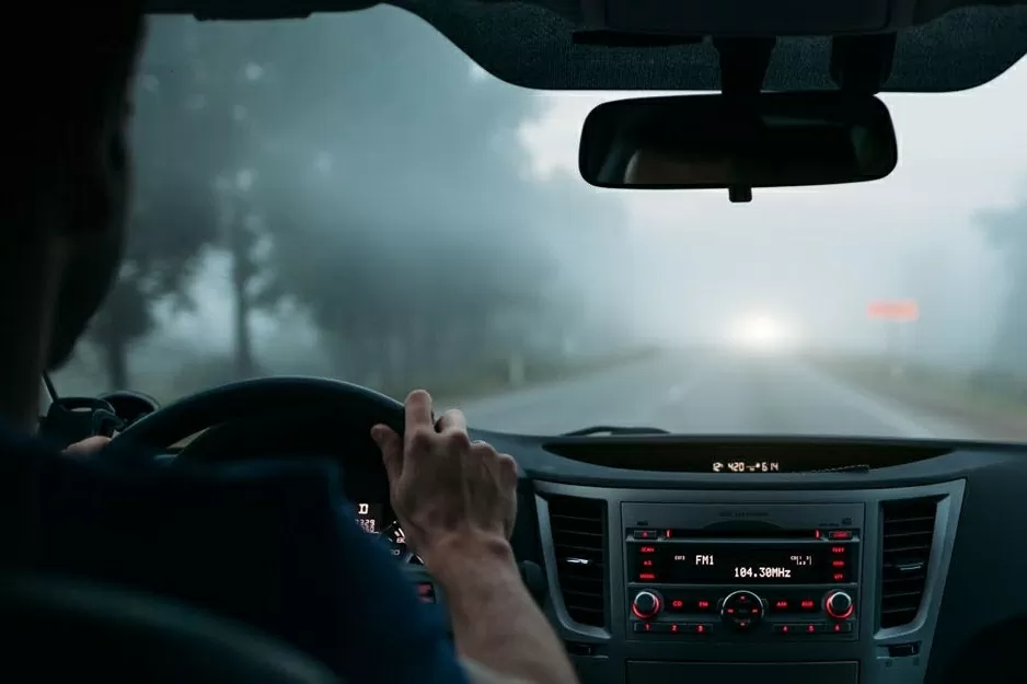 3 bước có thể xử lý nhanh hiện tượng mờ kính chắn gió xe ô tô 3 bước có thể xử lý nhanh hiện tượng mờ kính chắn gió xe ô tô