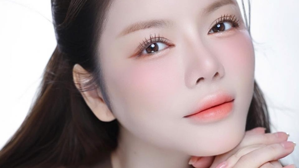 Sao Việt: Lý Nhã Kỳ khoe đường nét thanh tú, Lọ Lem trong trẻo ở tuổi 19