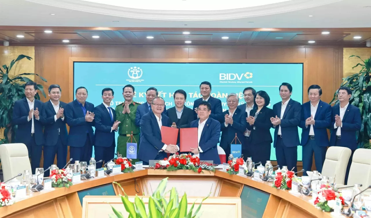 Chung tay đưa dịch vụ công trực tuyến đến gần hơn với người dân và doanh nghiệp Chung tay đưa dịch vụ công trực tuyến đến gần hơn với người dân và doanh nghiệp