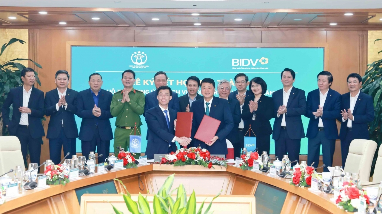 chung tay dua dich vu cong truc tuyen den gan hon voi nguoi dan va doanh nghiep