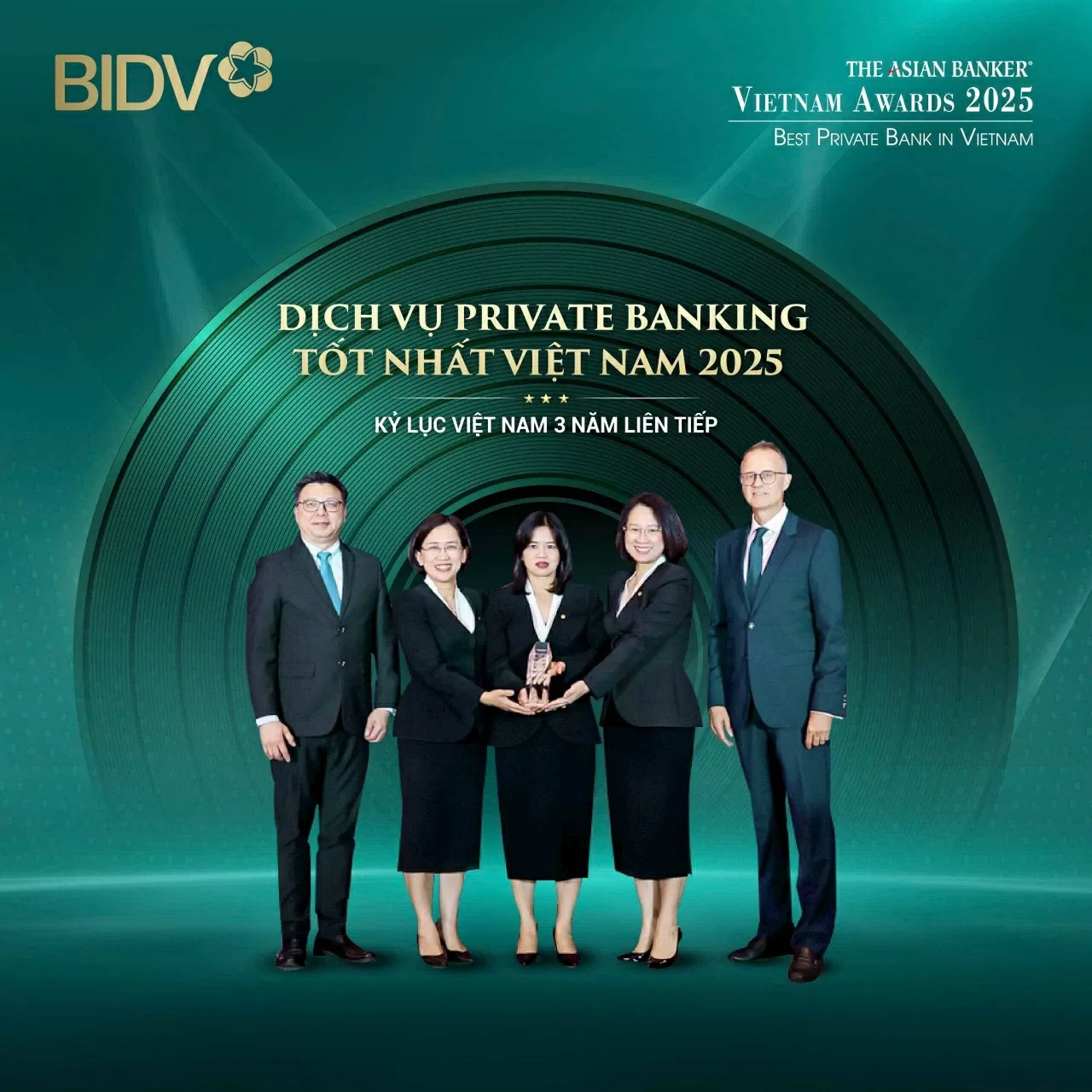 Khẳng định vị thế dẫn đầu, BIDV nhận trọn bộ giải thưởng danh giá từ                    The Asian Banker