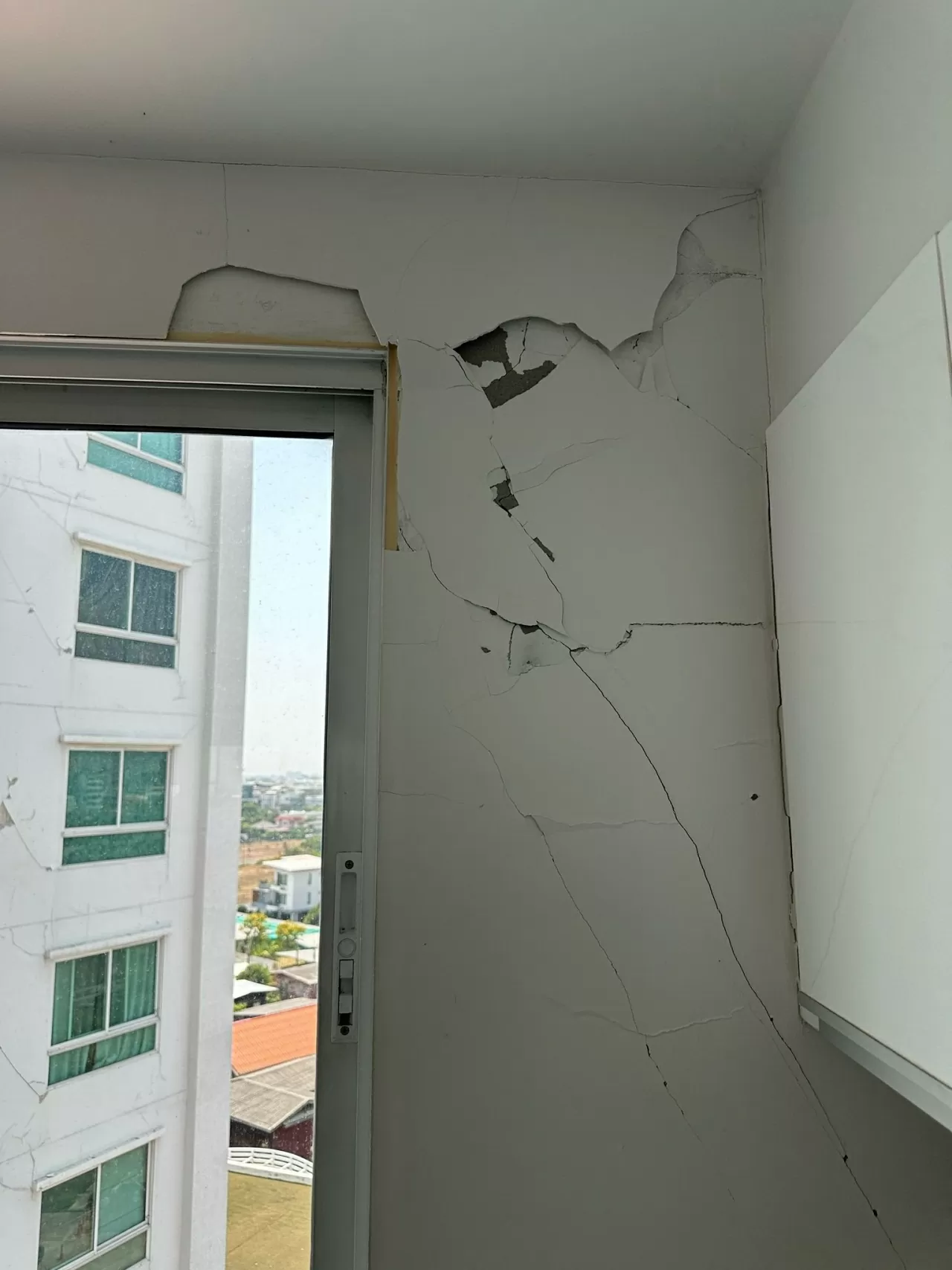 Hình ảnh trận động đất mạnh ‘tấn công’ miền Trung Myanmar, Bangkok Động đất mạnh ‘tấn công’ miền Trung Myanmar, gây ra hoảng loạn ở Bangkok