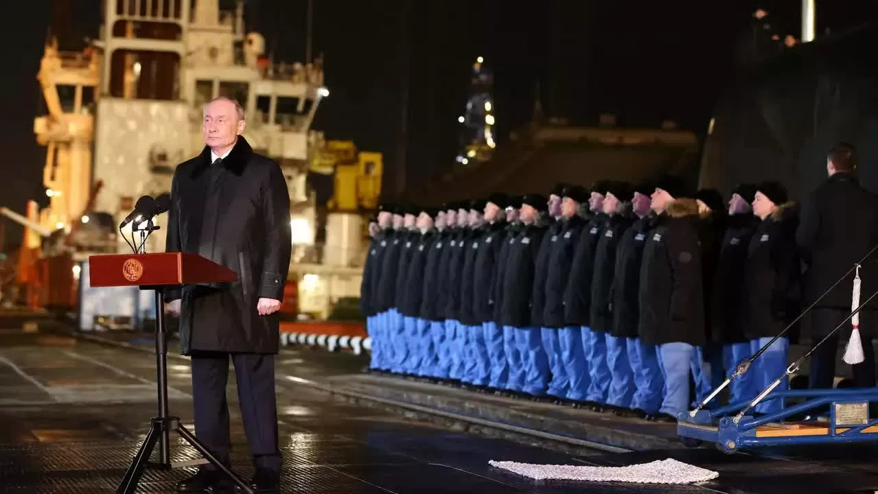 Nga 'thả xích' cho sự kết hợp đầu tiên giữa hai thứ vũ khí nóng dưới đáy biển, nỗ lực duy trì vị thế cường quốc hàng hải Nga 'thả xích' cho sự kết hợp đầu tiên giữa hai thứ vũ khí nóng dưới đáy biển, nỗ lực duy trì vị thế cường quốc hàng hải