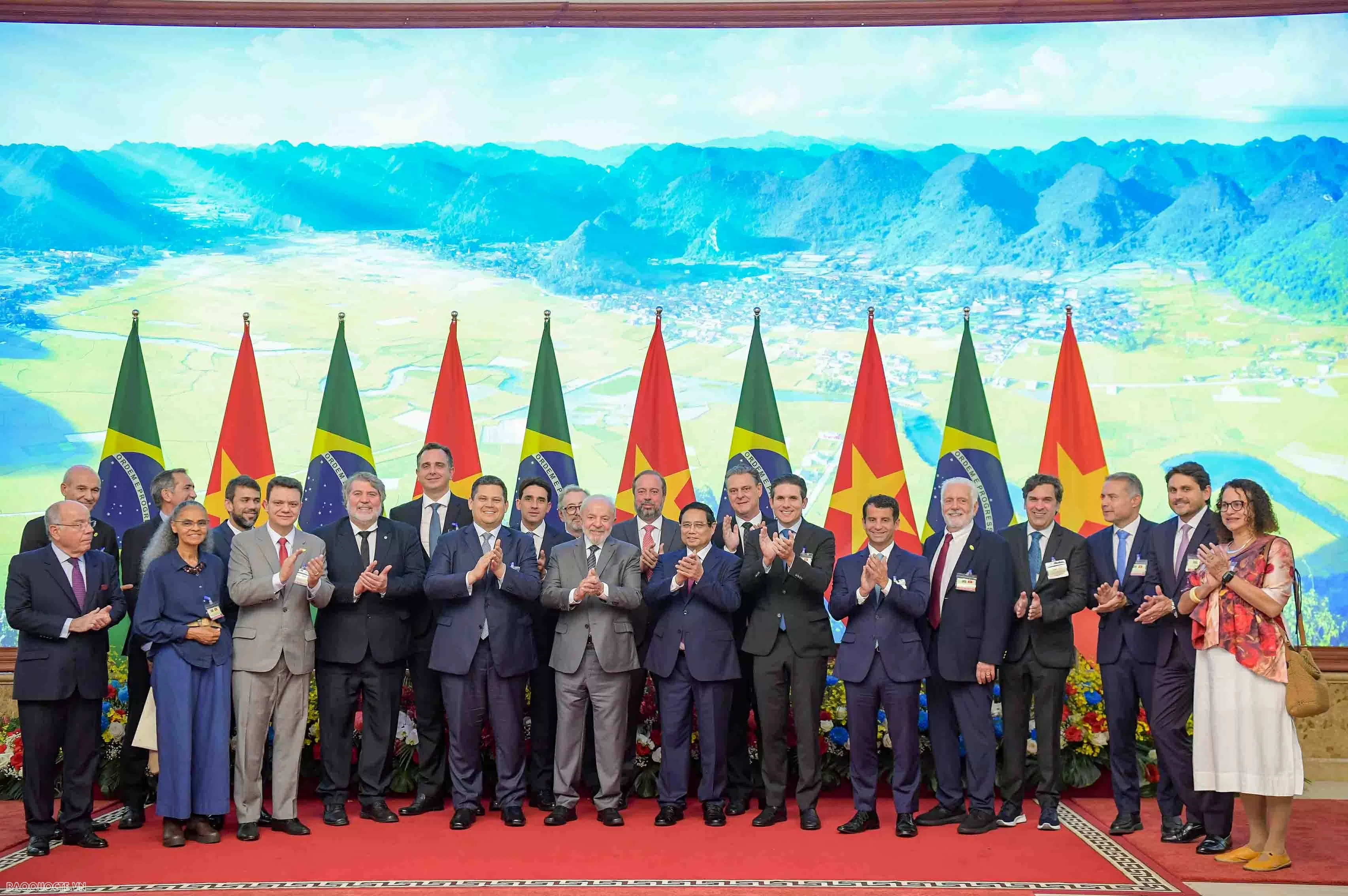 Thủ tướng Phạm Minh Chính hội kiến Tổng thống Brazil