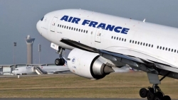 Máy bay phải chuyển hướng quay lại vì hành khách báo mất điện thoại