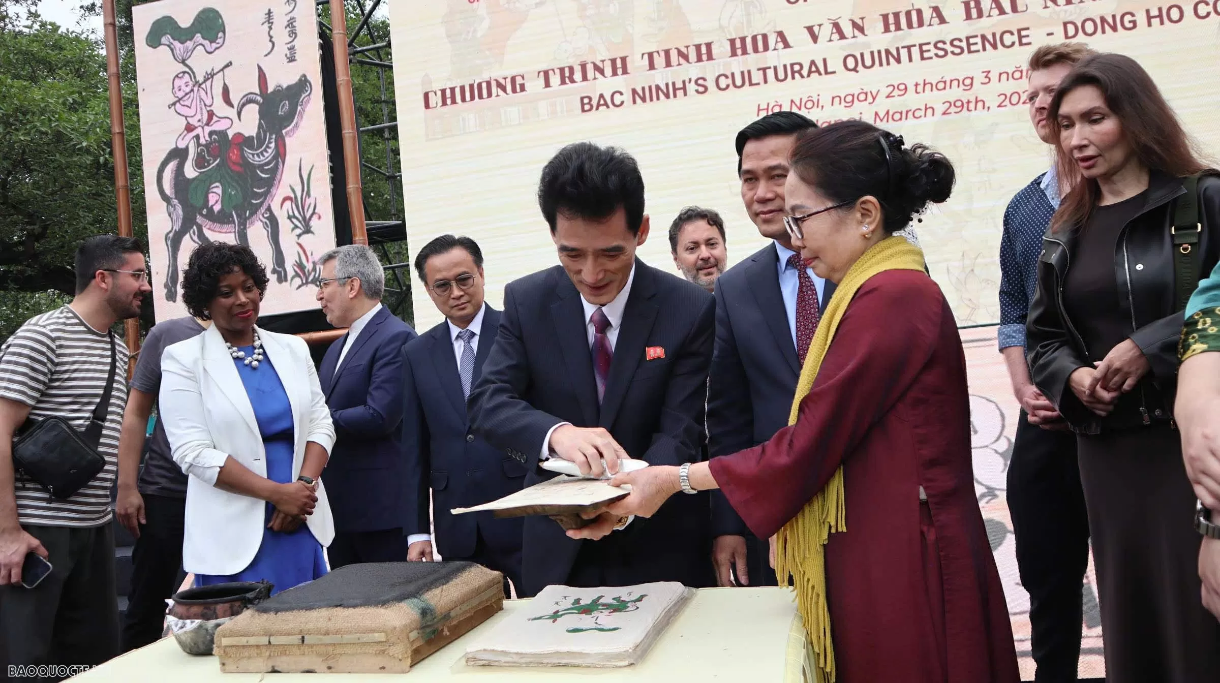 Để tranh Đông Hồ luôn là biểu tượng của bản sắc và khát vọng bảo tồn giá trị truyền thống