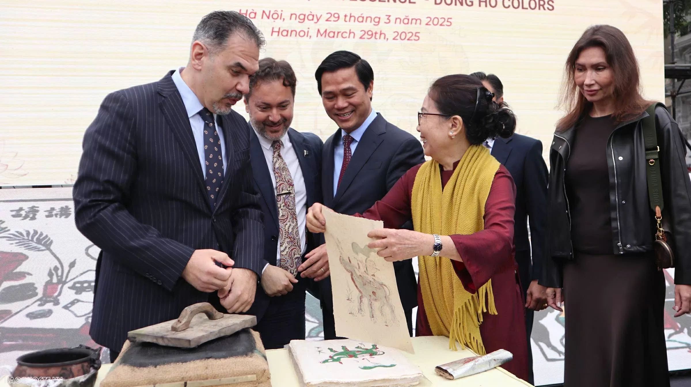 Để tranh Đông Hồ luôn là biểu tượng của bản sắc và khát vọng bảo tồn giá trị truyền thống