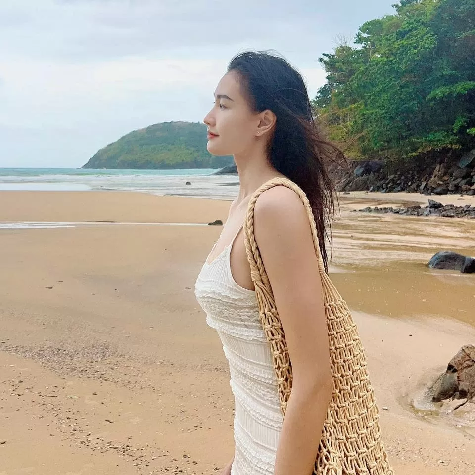 Ngắm vẻ đẹp vạn người mê của hoa khôi bóng chuyền Kim Thanh