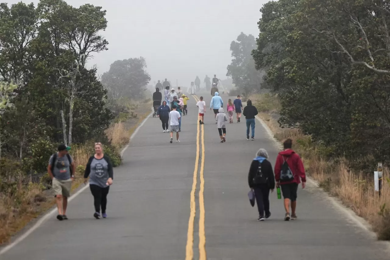 Mỹ: Du khách háo hức đến xem cảnh 'thức tỉnh’ của núi lửa mạnh nhất thế giới ở Hawaii