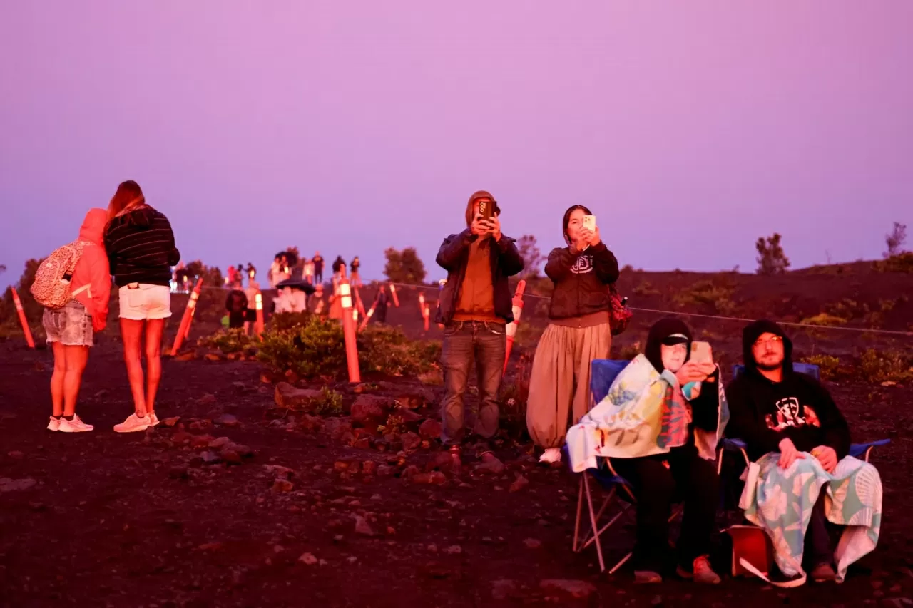 Mỹ: Du khách háo hức đến xem cảnh 'thức tỉnh’ của núi lửa mạnh nhất thế giới ở Hawaii