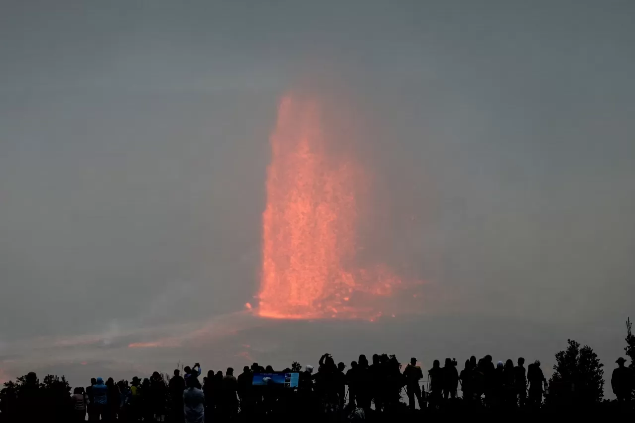 Mỹ: Du khách háo hức đến xem cảnh 'thức tỉnh’ của núi lửa mạnh nhất thế giới ở Hawaii