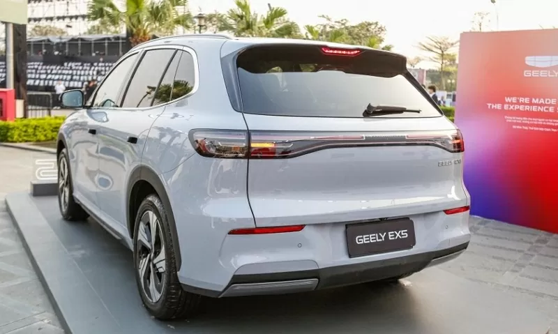 Xe có khả năng tăng tốc từ 0-100 km/h chỉ trong 6,9 giây, tốc độ tối đa 175 km/h