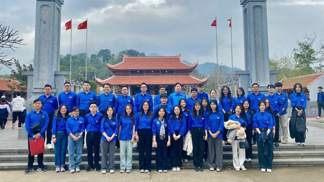 Giai điệu mới trong bài ca về nguồn