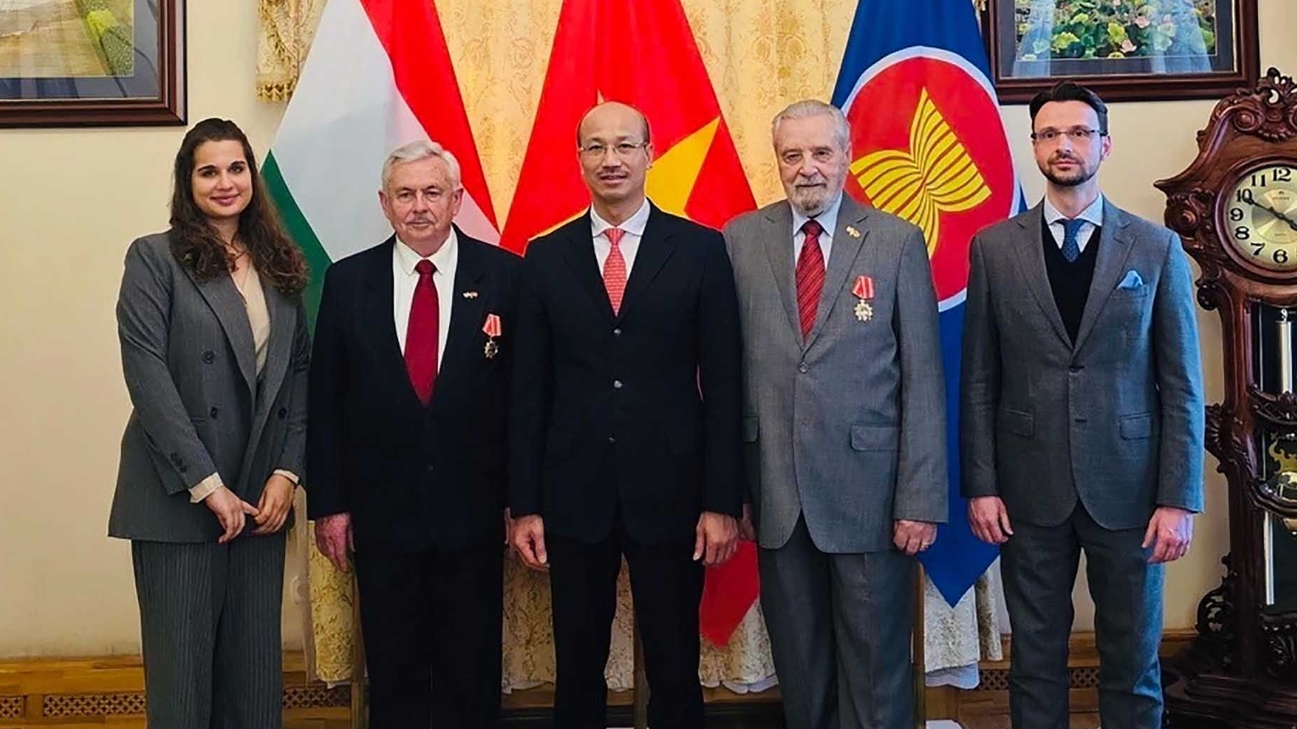 Đại sứ quán Việt Nam tại Hungary tổ chức Lễ trao tặng Huân chương Hữu nghị