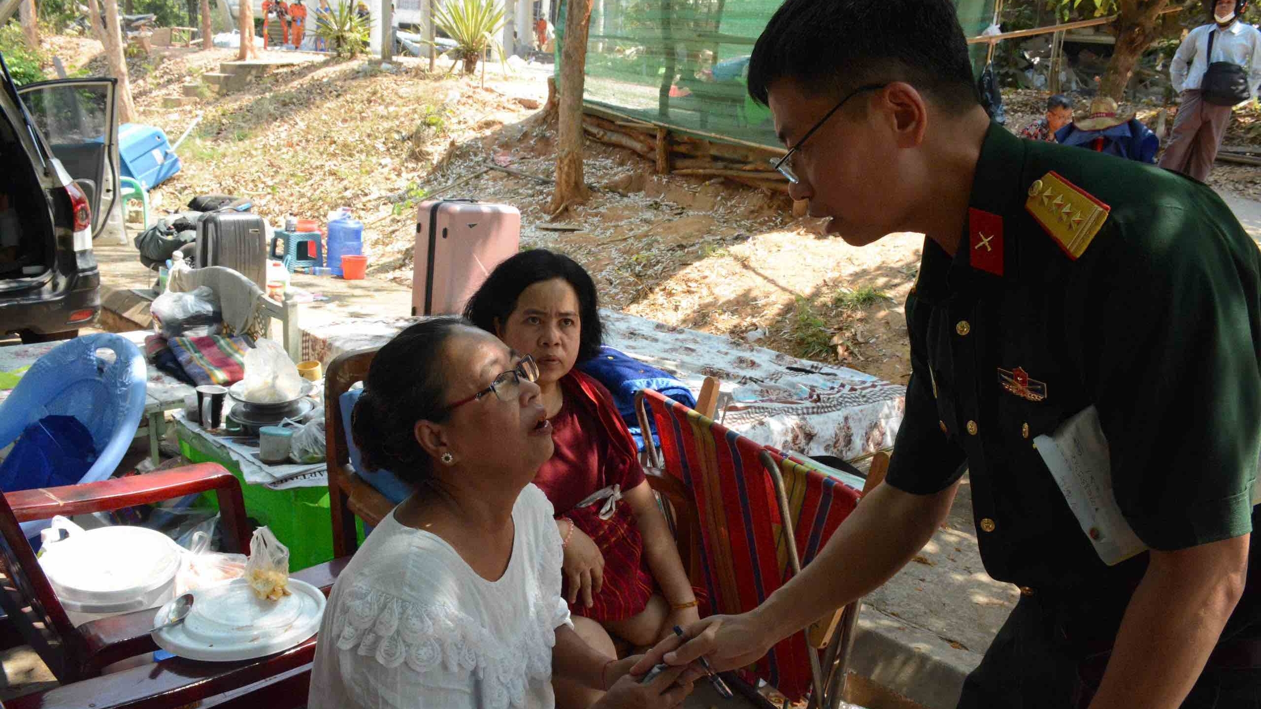 Những hình ảnh lực lượng Việt Nam cứu trợ động đất tại Myanmar