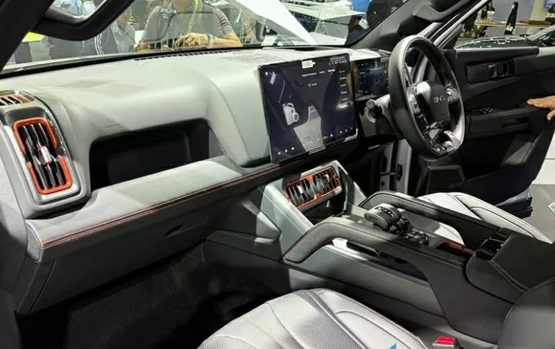 BYD Shark 6 mang đến không gian nội thất hiện đại và đậm chất công nghệ